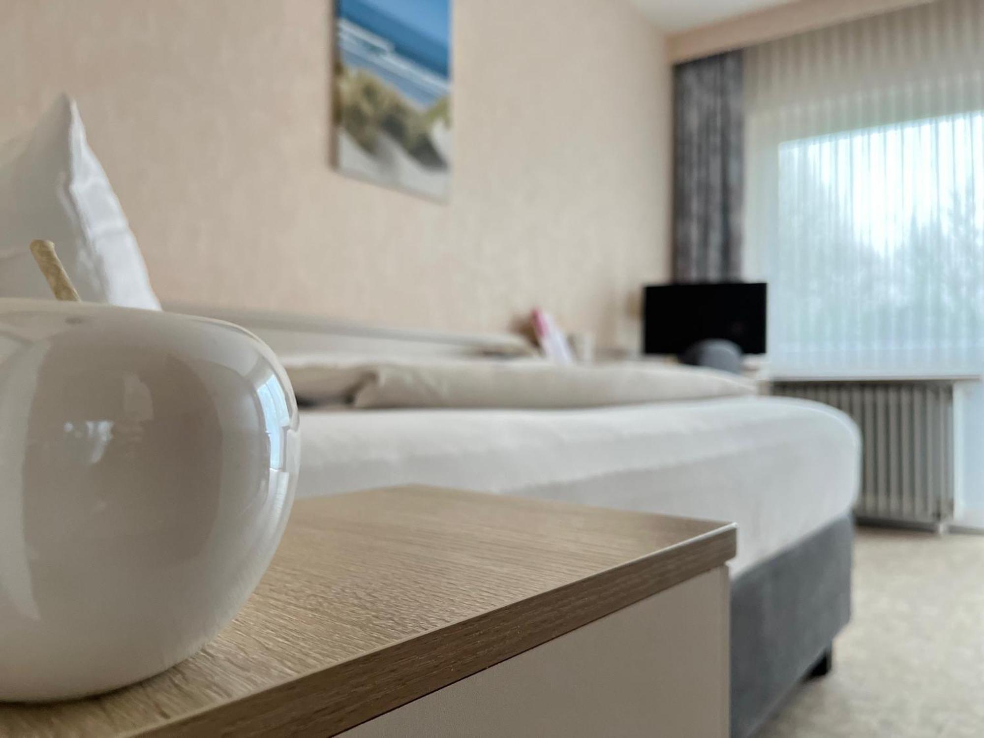 Hotel Zum Rosenteich Bad Zwischenahn Εξωτερικό φωτογραφία