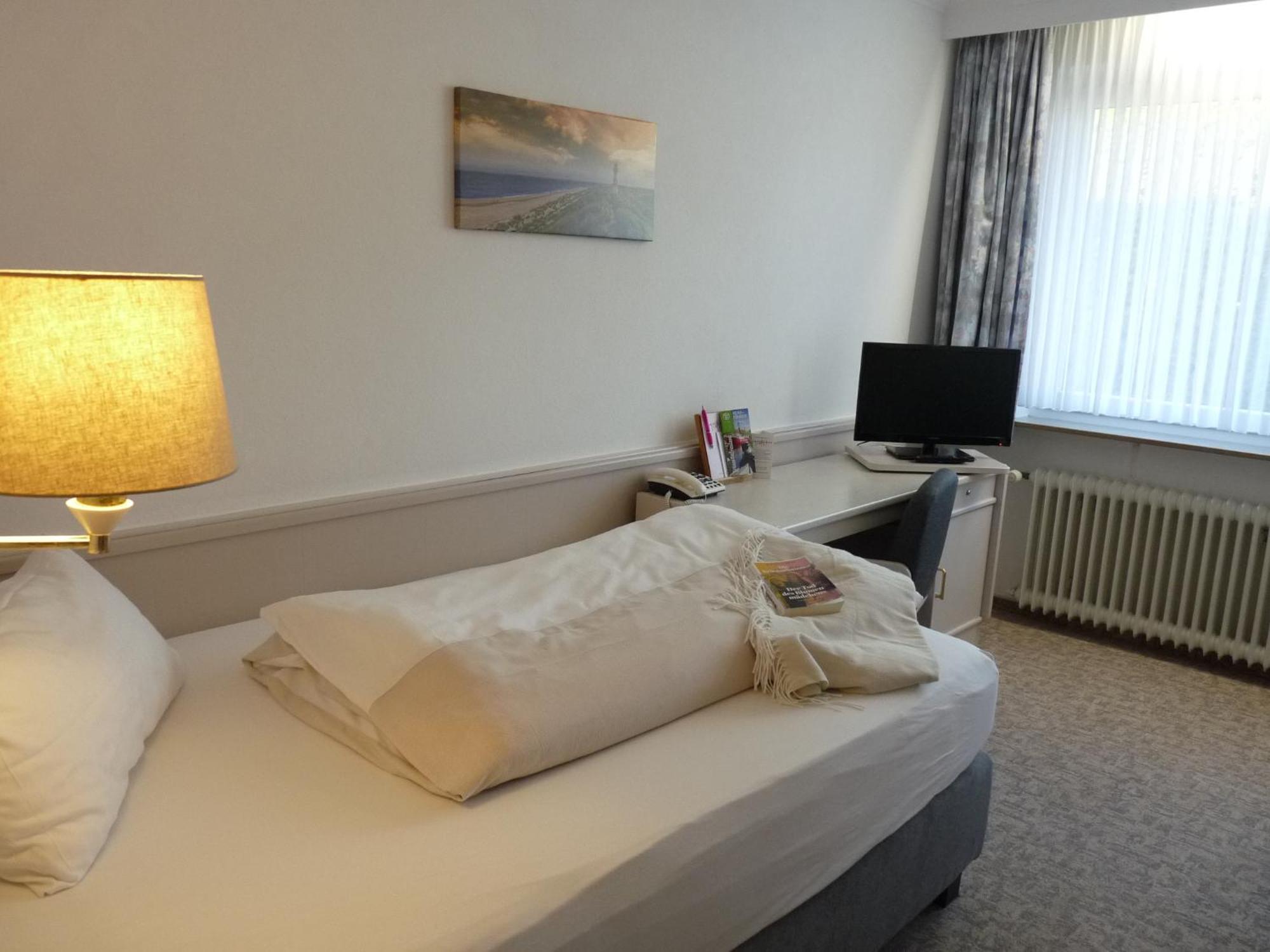 Hotel Zum Rosenteich Bad Zwischenahn Εξωτερικό φωτογραφία
